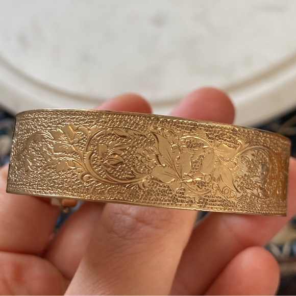 Antique Victorian Taille d’Epargne “Georgie” Engraved Buckle Bracelet Pat. 1874 - Picture 10 of 16